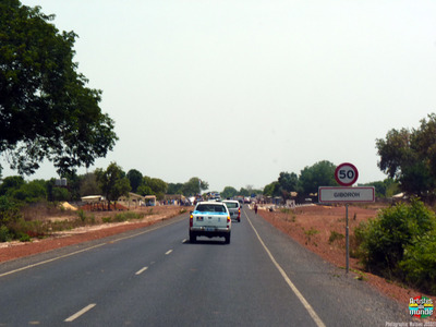 Arrive  Giboroh, poste frontire de Gambie