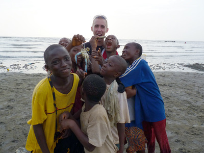 Les enfants de Conakry sur la plage