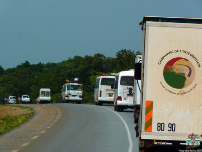 La caravane de l'intgration quittant la Guine