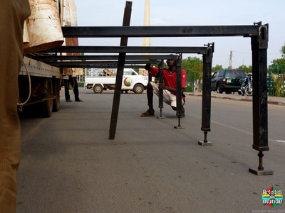 Installation du camion-podium