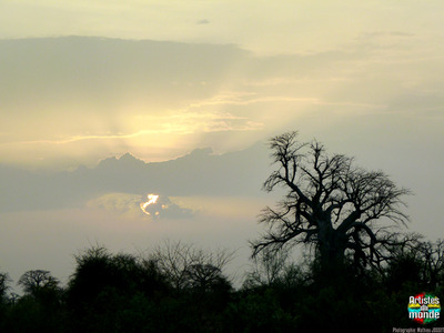 Lever du soleil sur la route de la caravane